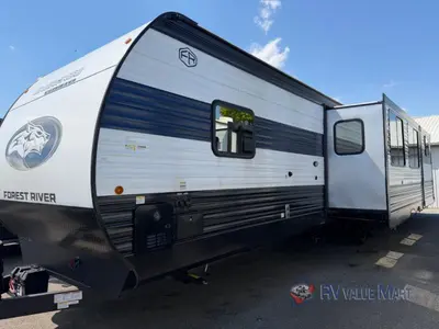 2025 Forest River RV Cherokee Wolf Den photo 3