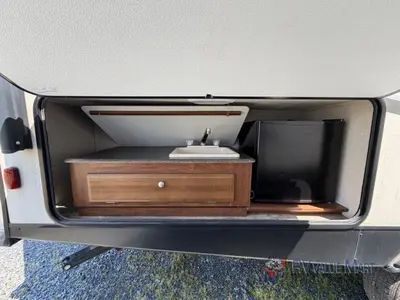 2017 Coachmen RV Freedom Express photo 8