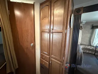 2017 Coachmen RV Freedom Express photo 13