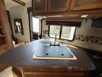 2017 Coachmen RV Freedom Express photo 15