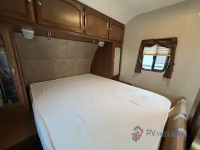 2017 Coachmen RV Freedom Express photo 26