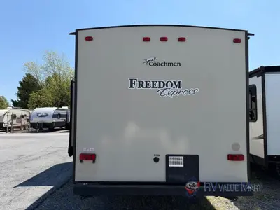 2017 Coachmen RV Freedom Express photo 4