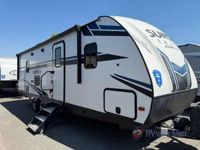 Used 2021 CrossRoads RV Sunset Trail SS253RB