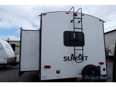 2023 CrossRoads RV Sunset Trail photo 4