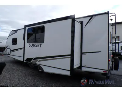 2023 CrossRoads RV Sunset Trail photo 5