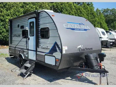 Used 2023 Coachmen RV Catalina Summit Series 7 164BH