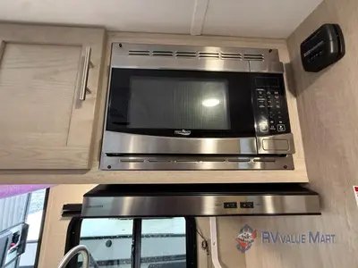 2023 Coachmen RV Catalina Summit Series 7 photo 17