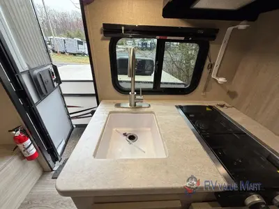 2023 Coachmen RV Catalina Summit Series 7 photo 16