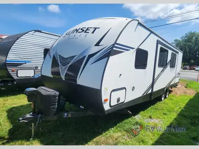 2020 CrossRoads RV Sunset Trail photo 3