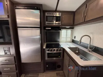 2020 CrossRoads RV Sunset Trail photo 13