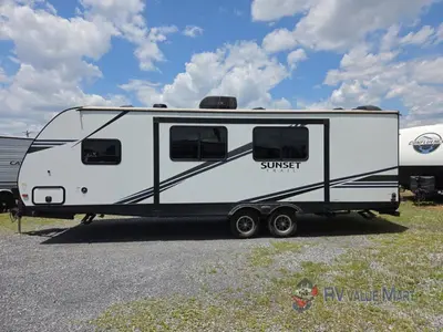 2020 CrossRoads RV Sunset Trail photo 5