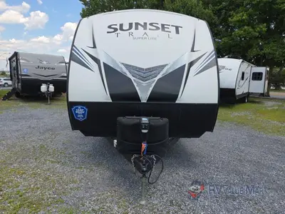 2020 CrossRoads RV Sunset Trail photo 3