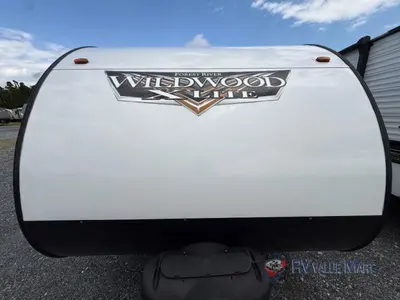 2022 Forest River RV Wildwood X-Lite photo 2