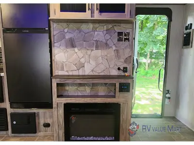 2021 Forest River RV Cherokee Alpha Wolf photo 17