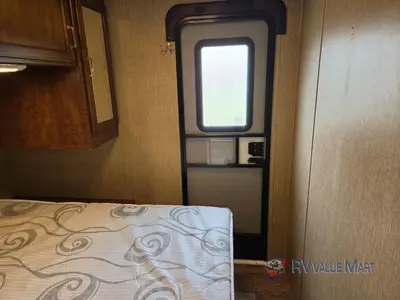 2017 Keystone RV Outback Ultra Lite photo 23