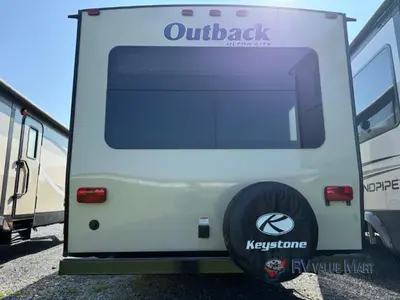 2017 Keystone RV Outback Ultra Lite photo 4