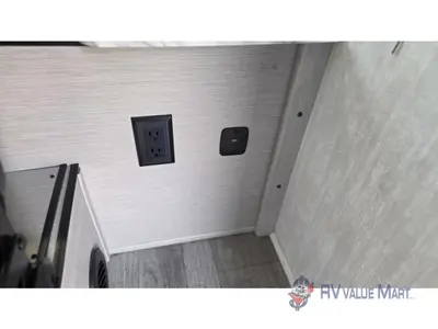 2025 Coachmen RV Apex Ultra-Lite photo 13