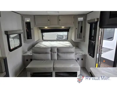 2025 Coachmen RV Apex Ultra-Lite photo 9