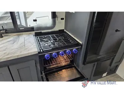 2025 Coachmen RV Apex Ultra-Lite photo 18