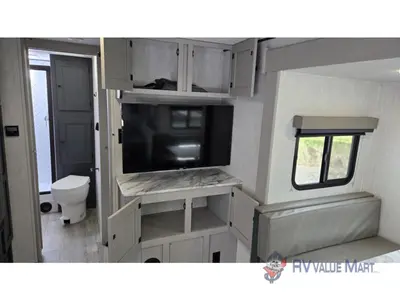 2025 Coachmen RV Apex Ultra-Lite photo 26