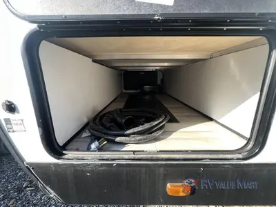 2022 Cruiser Radiance Ultra Lite photo 18