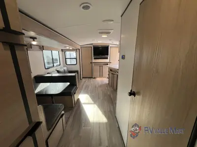 2022 Cruiser Radiance Ultra Lite photo 44