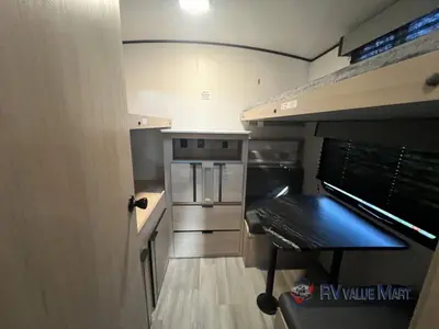 2022 Cruiser Radiance Ultra Lite photo 39