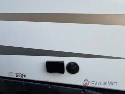 2022 Cruiser Radiance Ultra Lite photo 9