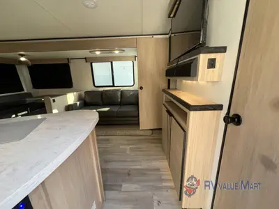 2022 Cruiser Radiance Ultra Lite photo 21