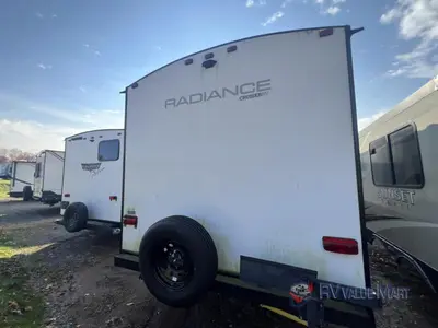2022 Cruiser Radiance Ultra Lite photo 15