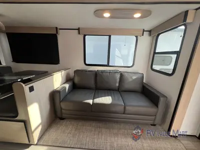 2022 Cruiser Radiance Ultra Lite photo 28