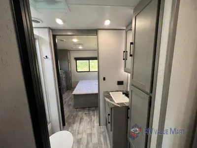 2022 Dutchmen RV Kodiak Ultimate photo 16