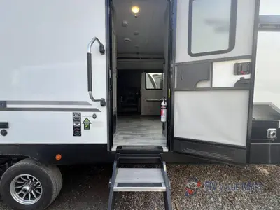 2022 Dutchmen RV Kodiak Ultimate photo 28