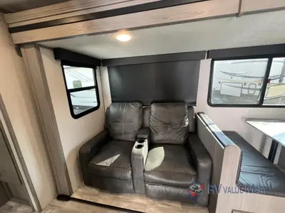2022 Dutchmen RV Kodiak Ultimate photo 15
