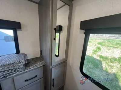 2022 Dutchmen RV Kodiak Ultimate photo 19