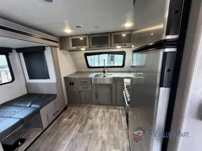 2022 Dutchmen RV Kodiak Ultimate photo 12