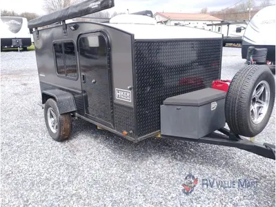 Used 2022 Hiker Highway Deluxe 590