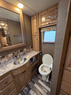 2018 THOR MOTOR COACH WINDSPORT photo 7