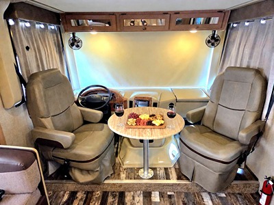 2018 THOR MOTOR COACH WINDSPORT photo 9