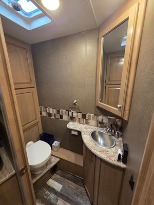 2018 THOR MOTOR COACH WINDSPORT photo 8