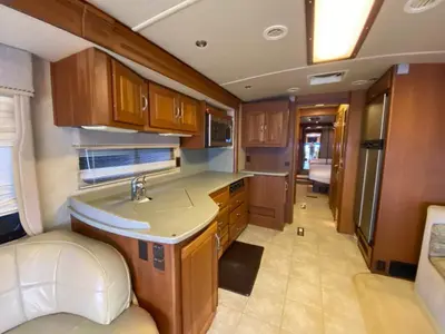 2006 Winnebago Vectra photo 17