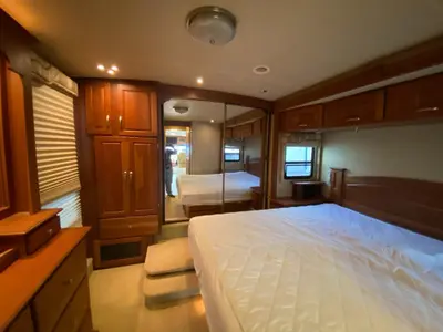 2006 Winnebago Vectra photo 38