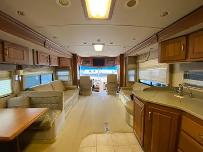 2006 Winnebago Vectra photo 44