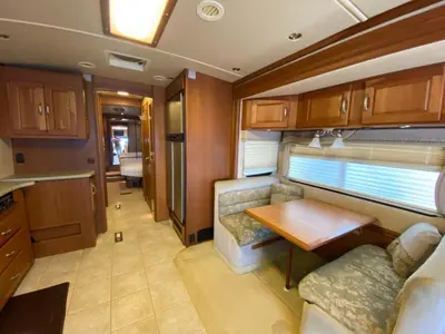 2006 Winnebago Vectra photo 18