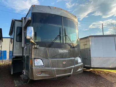 2006 Winnebago Vectra photo 2