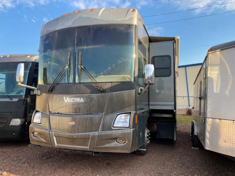 2006 Winnebago Vectra exterior