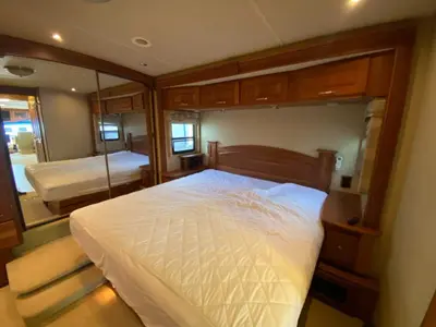 2006 Winnebago Vectra photo 37