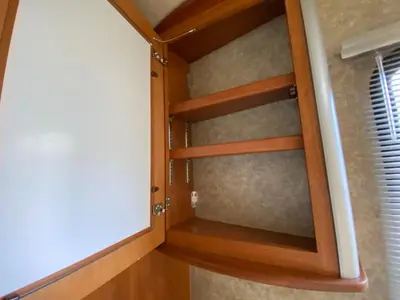 2010 Winnebago Navion photo 30