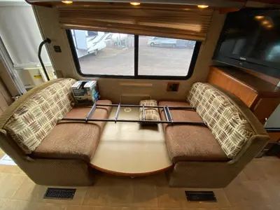 2010 Winnebago Navion photo 17