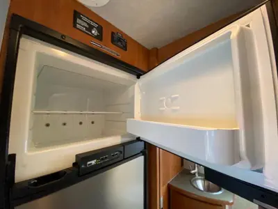 2010 Winnebago Navion photo 24